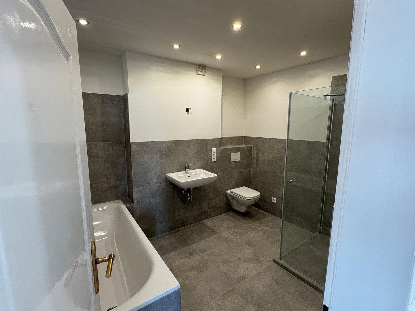 Pronájem bytu 3+1 114 m², Ringstraße 1b, Sundern, Severní Porýní-Vestfálsko Pronájem bytu 3+1 114 m², Ringstraße 1b, Sundern, Severní Porýní-Vestfálsko