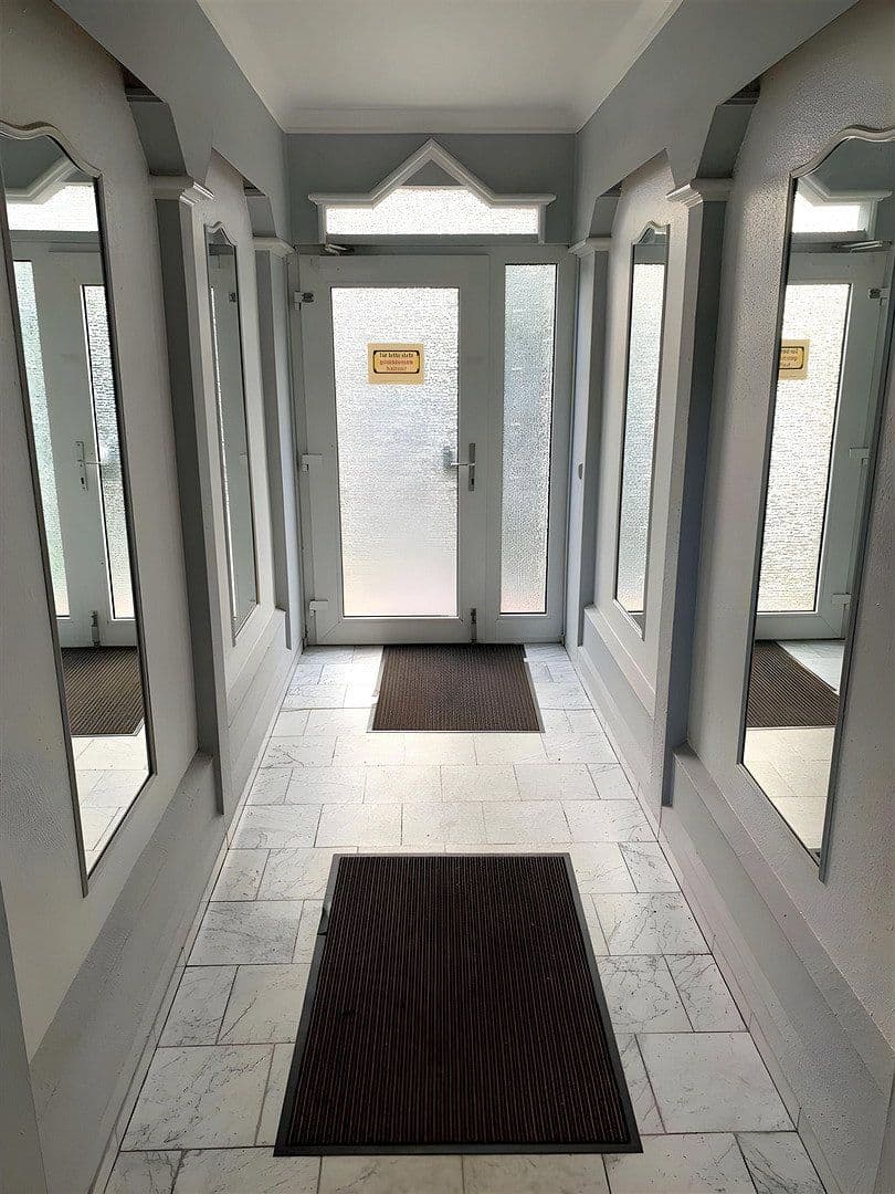 Pronájem bytu 4+1 80 m², Walddörferstrasse 276, Hamburg, Hamburg Pronájem bytu 4+1 80 m², Walddörferstrasse 276, Hamburg, Hamburg