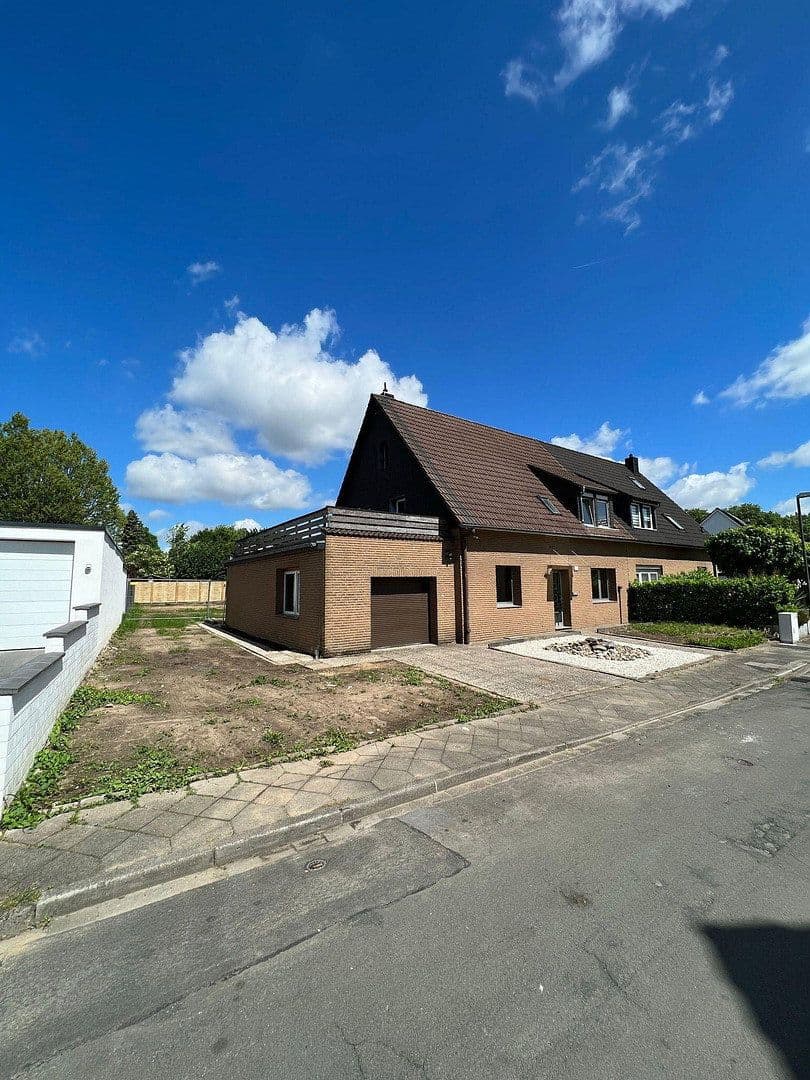Prodej domu 201 m², pozemek 673 m², Sodenstr. 5, Düsseldorf, Severní Porýní-Vestfálsko Prodej domu 201 m², pozemek 673 m², Sodenstr. 5, Düsseldorf, Severní Porýní-Vestfálsko