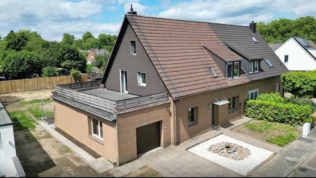Prodej domu 201 m², pozemek 673 m², Sodenstr. 5, Düsseldorf, Severní Porýní-Vestfálsko Prodej domu 201 m², pozemek 673 m², Sodenstr. 5, Düsseldorf, Severní Porýní-Vestfálsko