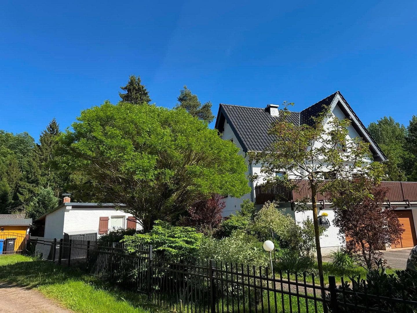 Prodej domu 180 m², pozemek 2.700 m², Jahnsdorf/Erzgebirge, Sasko Prodej domu 180 m², pozemek 2.700 m², Jahnsdorf/Erzgebirge, Sasko