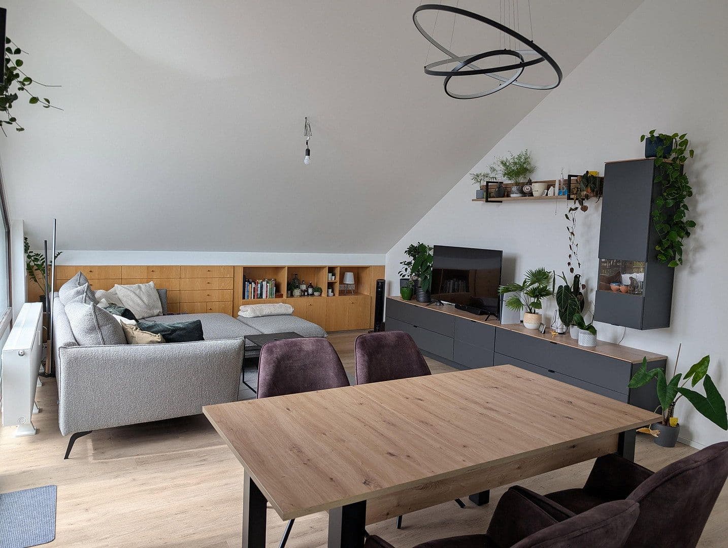 Pronájem bytu 3+kk 74 m², STUTTGART, Bádensko-Württembersko Pronájem bytu 3+kk 74 m², STUTTGART, Bádensko-Württembersko