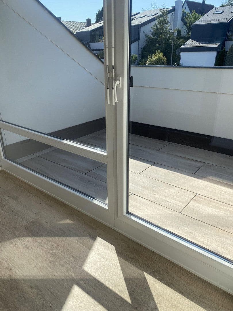 Pronájem bytu 3+kk 74 m², STUTTGART, Bádensko-Württembersko Pronájem bytu 3+kk 74 m², STUTTGART, Bádensko-Württembersko
