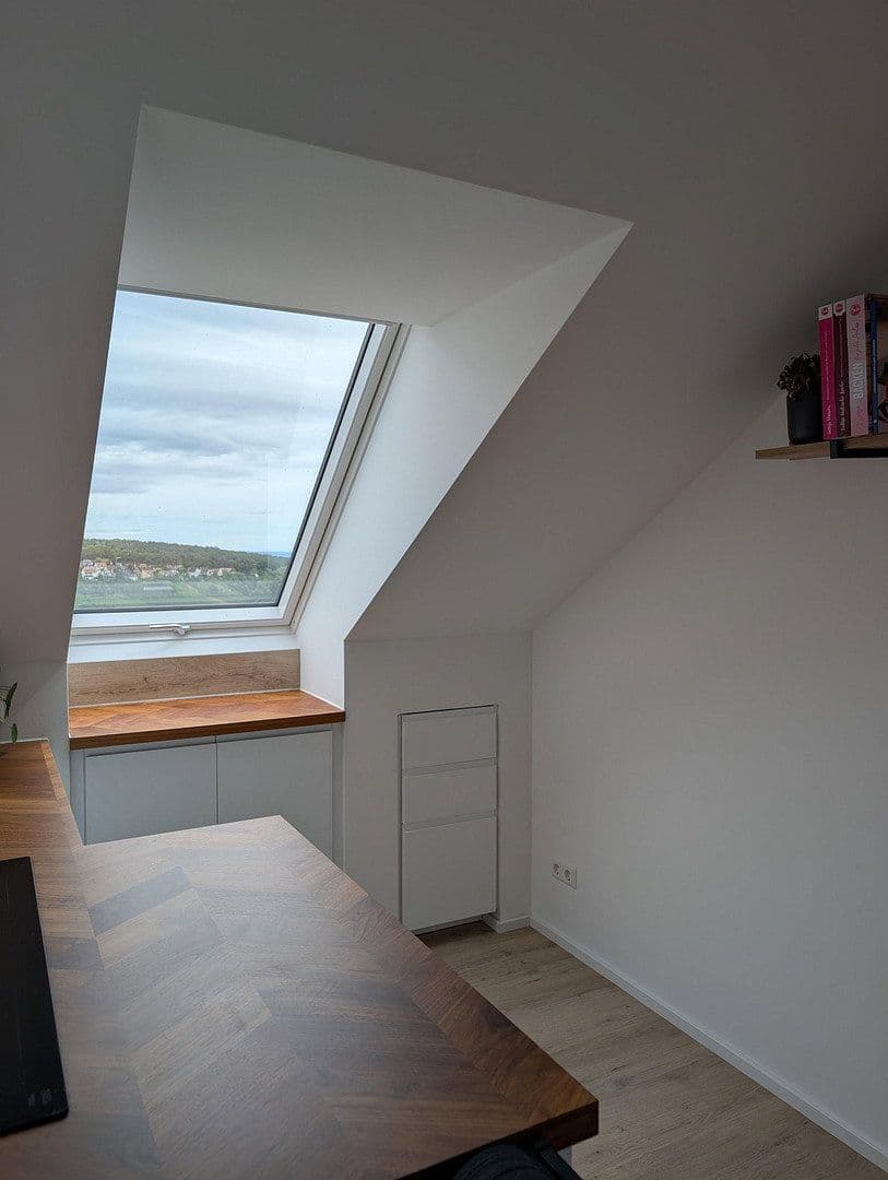 Pronájem bytu 3+kk 74 m², STUTTGART, Bádensko-Württembersko Pronájem bytu 3+kk 74 m², STUTTGART, Bádensko-Württembersko