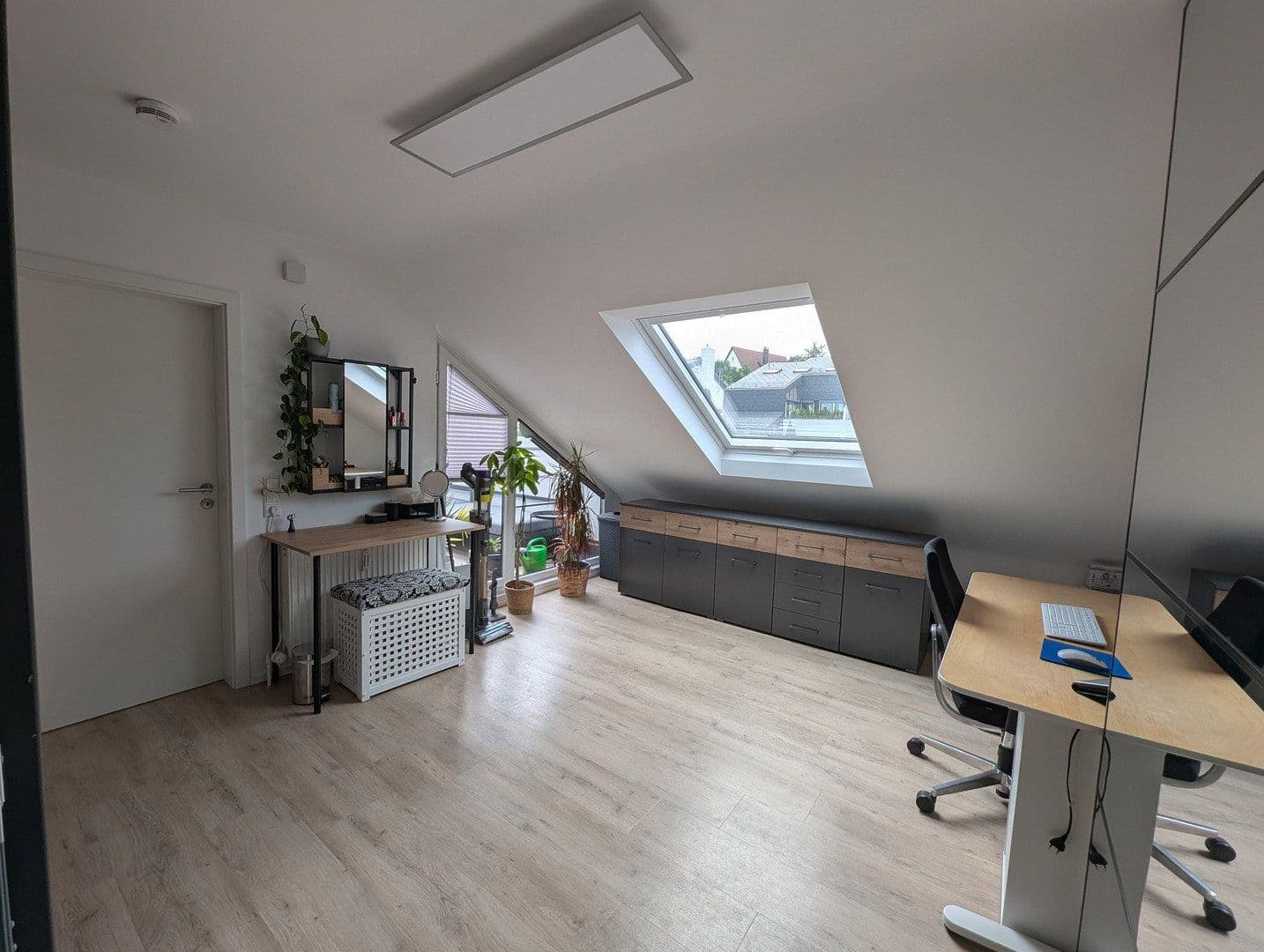 Pronájem bytu 3+kk 74 m², STUTTGART, Bádensko-Württembersko Pronájem bytu 3+kk 74 m², STUTTGART, Bádensko-Württembersko