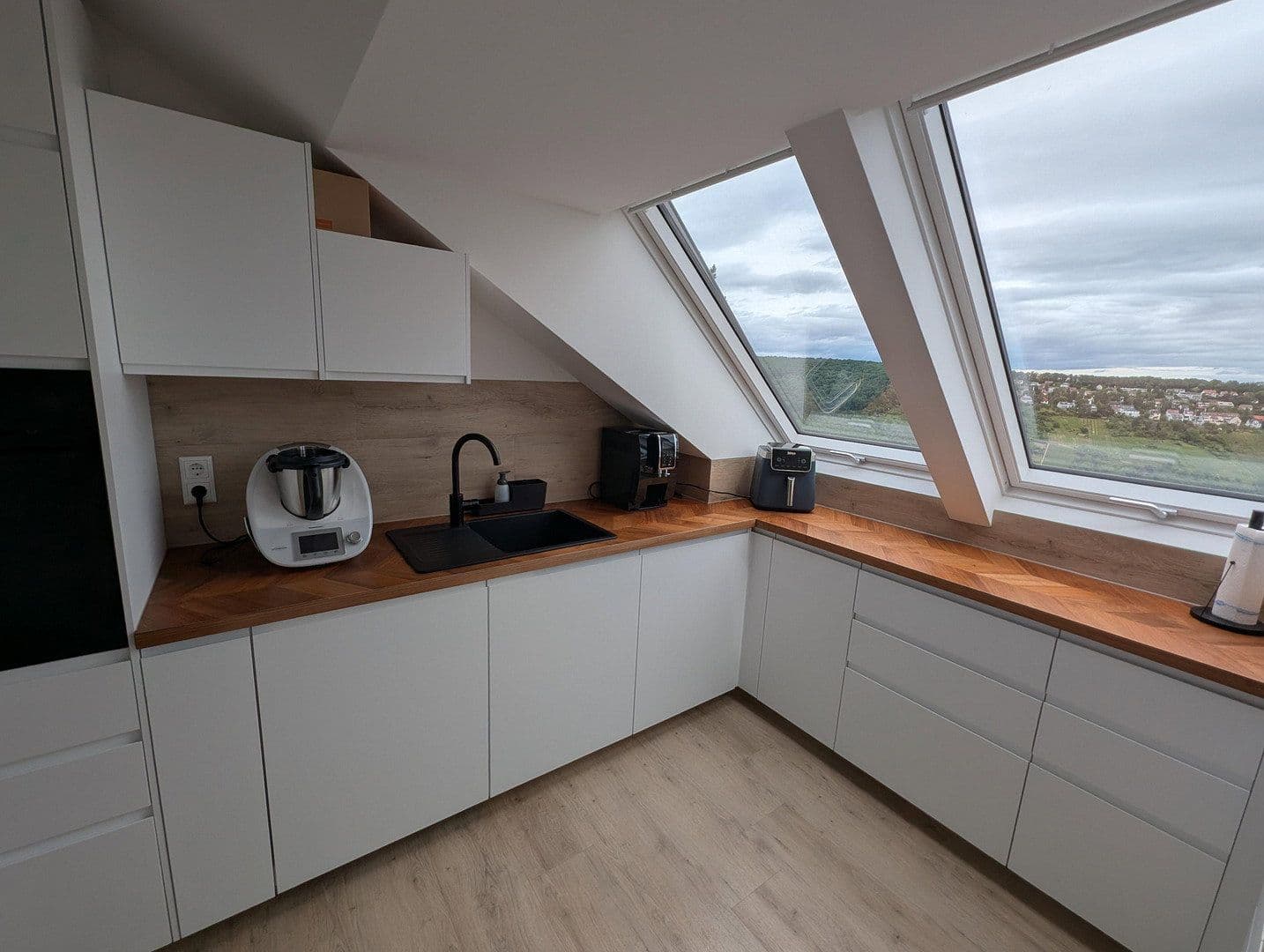 Pronájem bytu 3+kk 74 m², STUTTGART, Bádensko-Württembersko Pronájem bytu 3+kk 74 m², STUTTGART, Bádensko-Württembersko