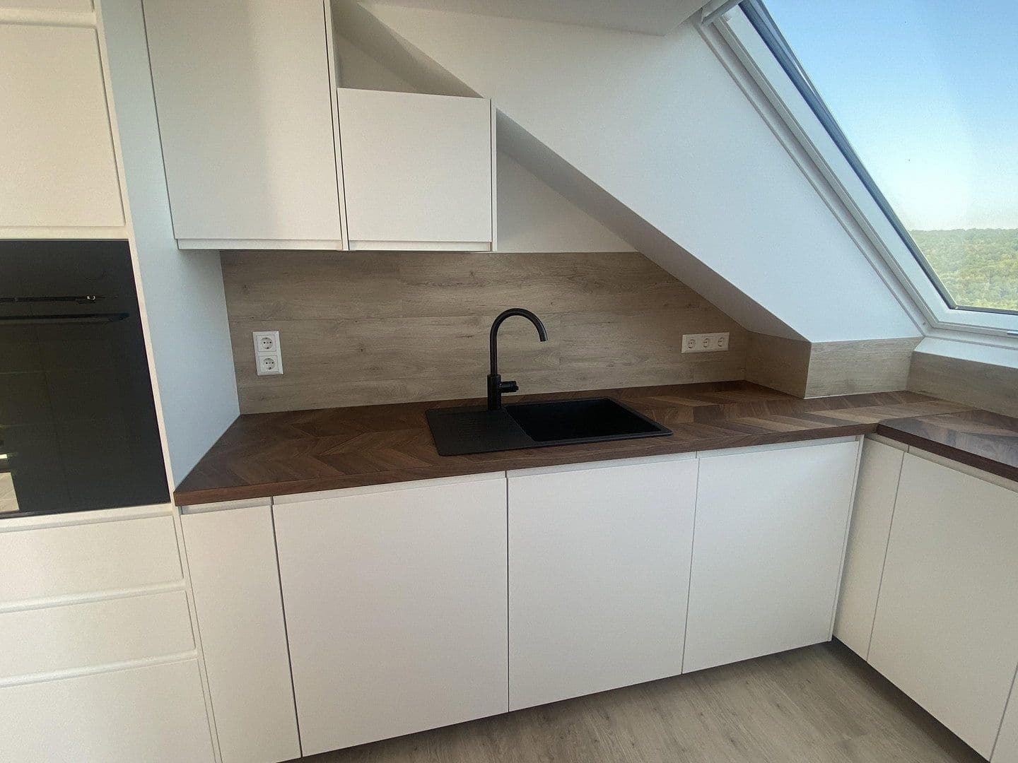 Pronájem bytu 3+kk 74 m², STUTTGART, Bádensko-Württembersko Pronájem bytu 3+kk 74 m², STUTTGART, Bádensko-Württembersko