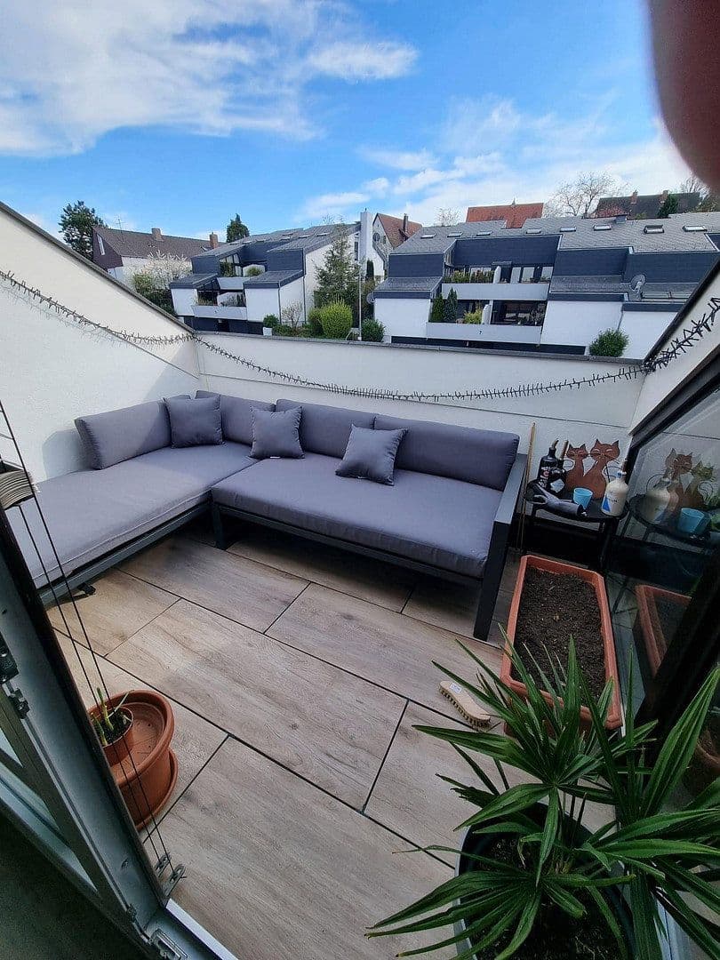 Pronájem bytu 3+kk 74 m², STUTTGART, Bádensko-Württembersko Pronájem bytu 3+kk 74 m², STUTTGART, Bádensko-Württembersko
