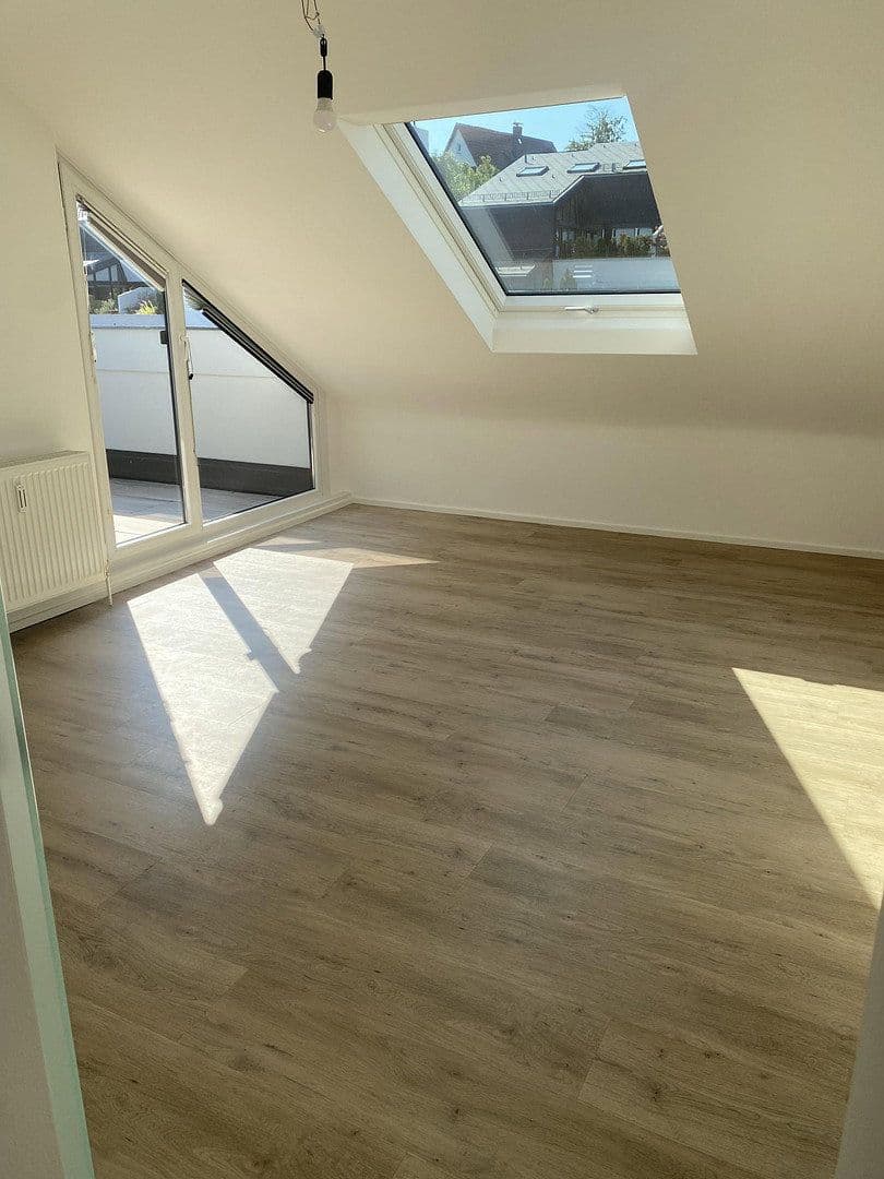 Pronájem bytu 3+kk 74 m², STUTTGART, Bádensko-Württembersko Pronájem bytu 3+kk 74 m², STUTTGART, Bádensko-Württembersko