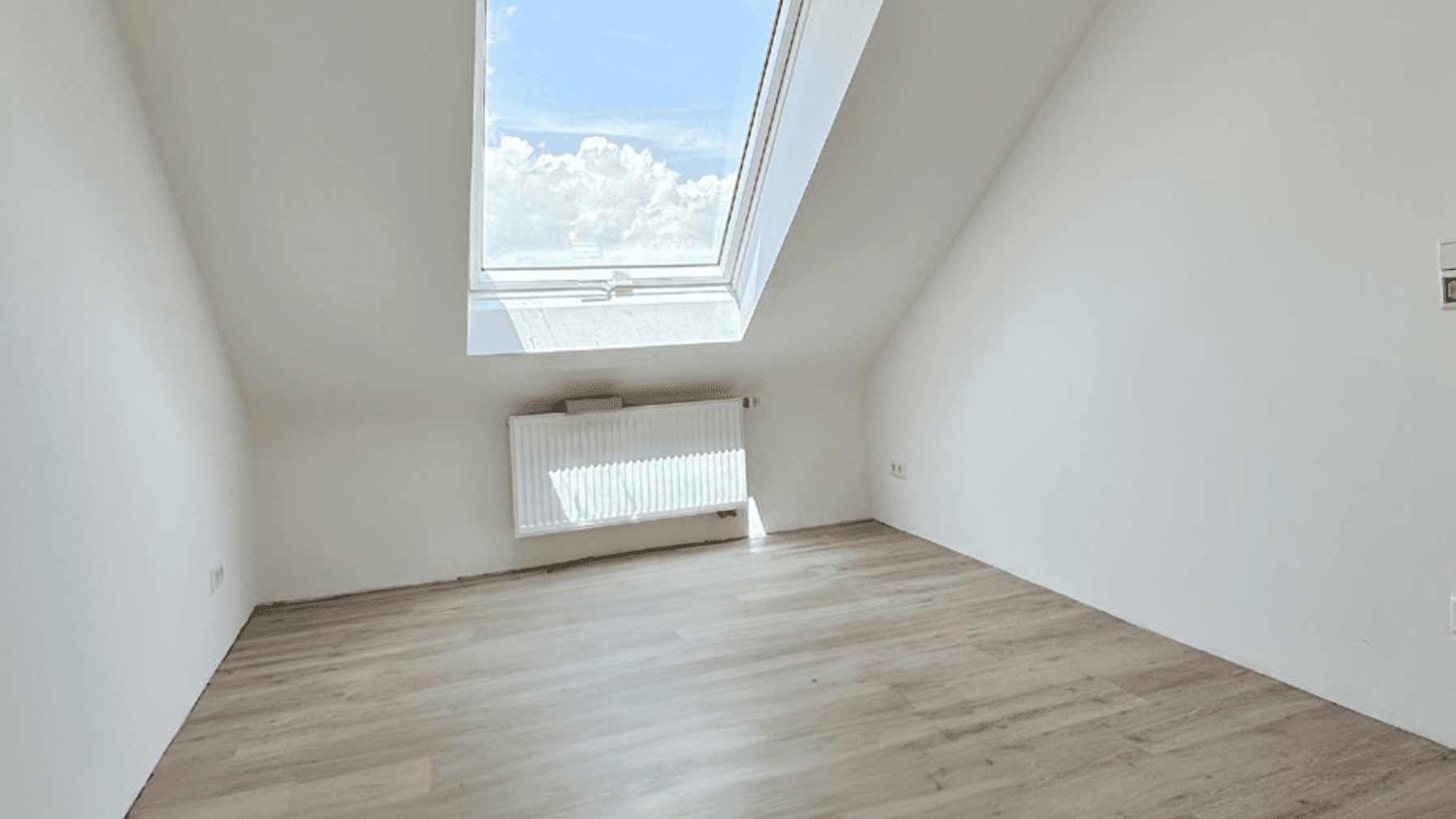 Pronájem bytu 3+kk 74 m², STUTTGART, Bádensko-Württembersko Pronájem bytu 3+kk 74 m², STUTTGART, Bádensko-Württembersko