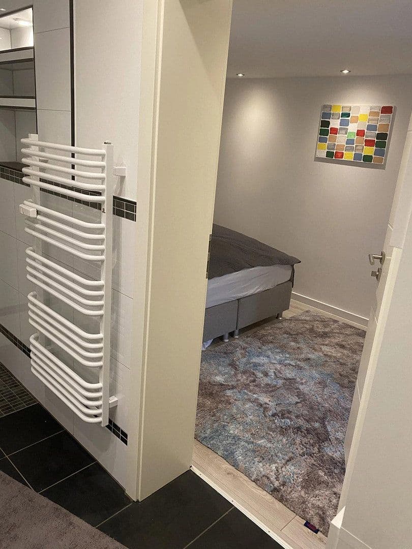 Pronájem bytu 2+1 72 m², Düsseldorf, Severní Porýní-Vestfálsko Pronájem bytu 2+1 72 m², Düsseldorf, Severní Porýní-Vestfálsko