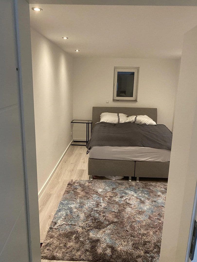 Pronájem bytu 2+1 72 m², Düsseldorf, Severní Porýní-Vestfálsko Pronájem bytu 2+1 72 m², Düsseldorf, Severní Porýní-Vestfálsko