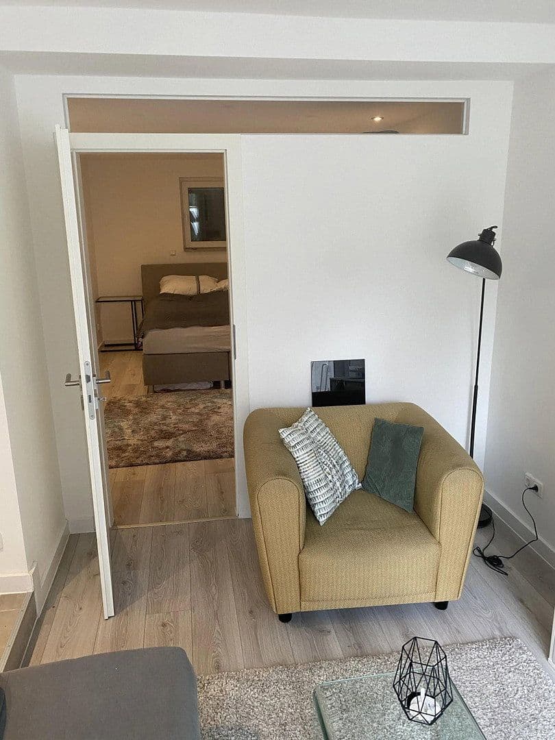 Pronájem bytu 2+1 72 m², Düsseldorf, Severní Porýní-Vestfálsko Pronájem bytu 2+1 72 m², Düsseldorf, Severní Porýní-Vestfálsko