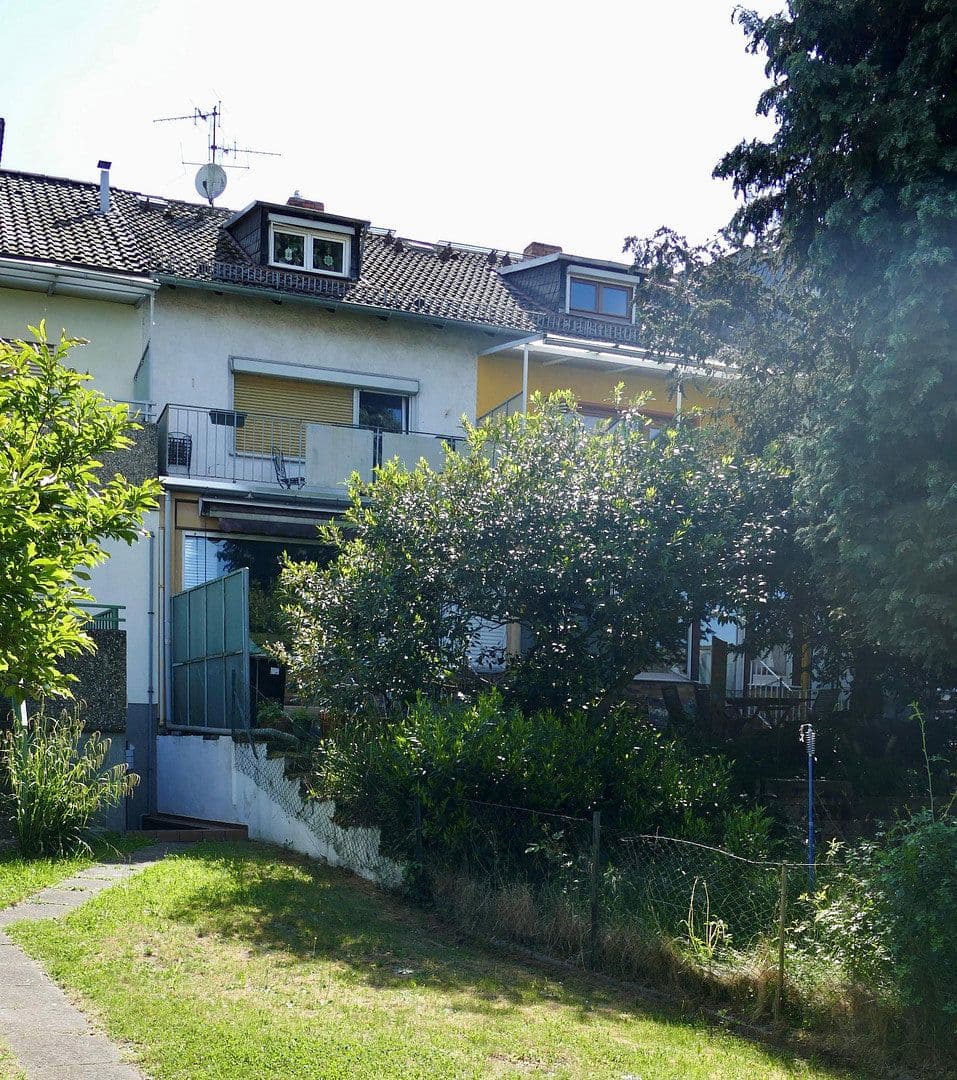 Prodej domu 113 m², pozemek 180 m², Hinter den Eichbäumen 19, 60433 Frankfurt, Frankfurt, Hessen Prodej domu 113 m², pozemek 180 m², Hinter den Eichbäumen 19, 60433 Frankfurt, Frankfurt, Hessen