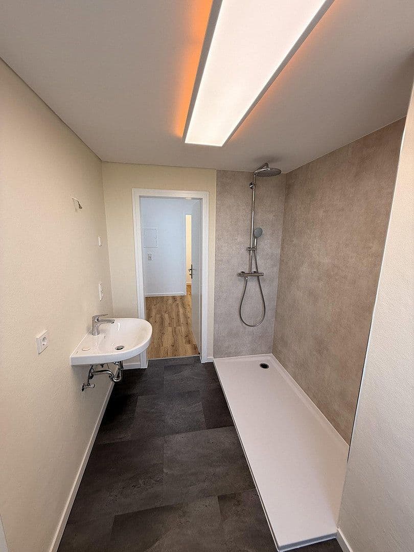 Pronájem bytu 3+1 68 m², Kaiser-Friedrich-Ring 32, Saarlouis, Země Sársko Pronájem bytu 3+1 68 m², Kaiser-Friedrich-Ring 32, Saarlouis, Země Sársko