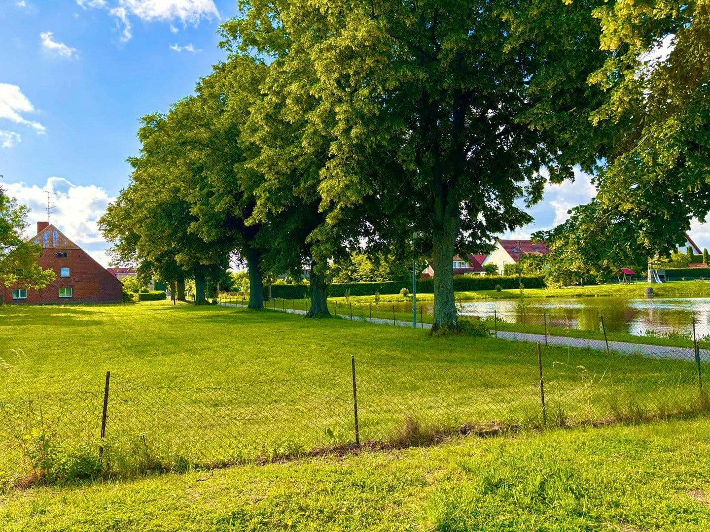 Prodej domu 130 m², pozemek 6.270 m², Göhren-Lebbin, Mecklenburg-Vorpommern Prodej domu 130 m², pozemek 6.270 m², Göhren-Lebbin, Mecklenburg-Vorpommern