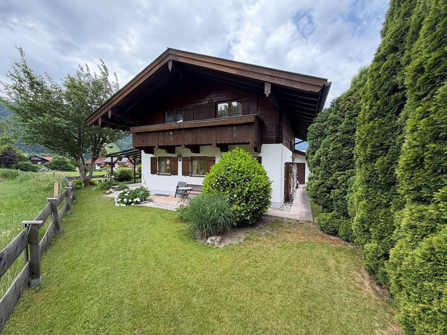 Prodej domu 140 m², pozemek 544 m², Hadergasse 16a, Unterwössen, Bavorsko Prodej domu 140 m², pozemek 544 m², Hadergasse 16a, Unterwössen, Bavorsko