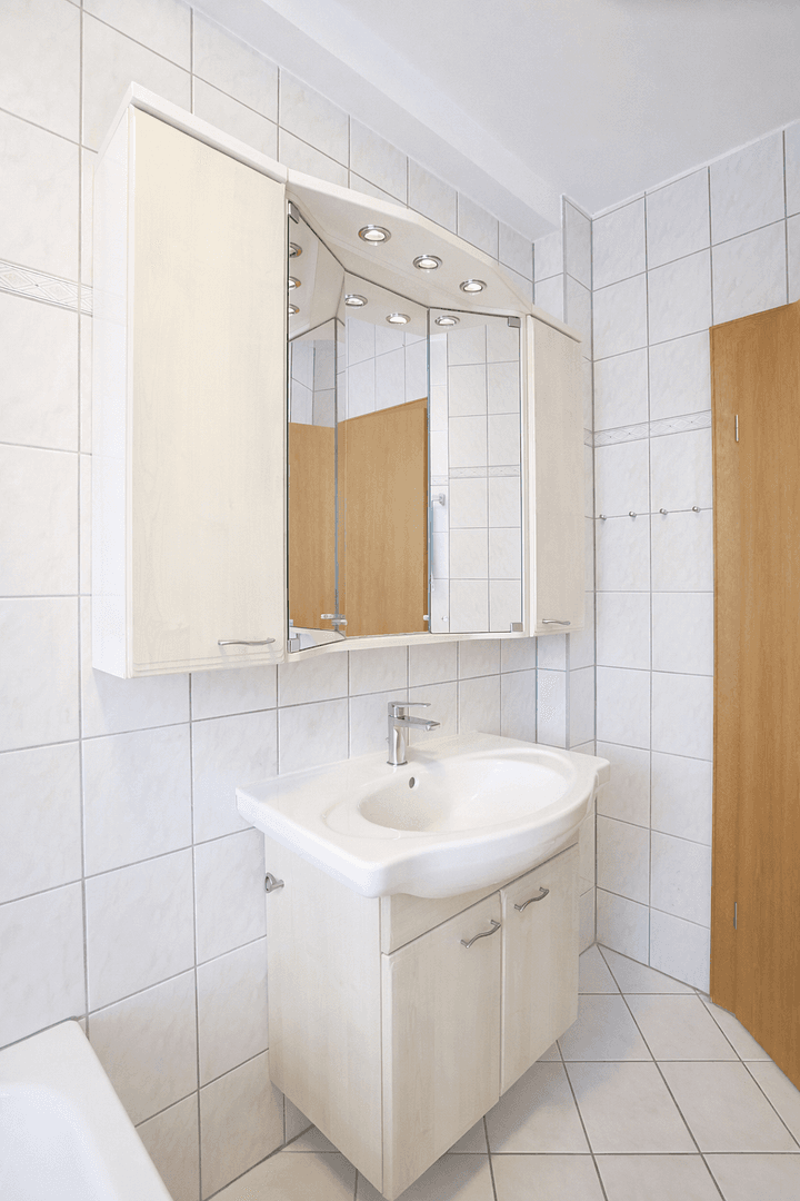 Prodej domu 251 m², pozemek 751 m², Bonhoefferstr.12, Frankfurt am Main, Hessen Prodej domu 251 m², pozemek 751 m², Bonhoefferstr.12, Frankfurt am Main, Hessen
