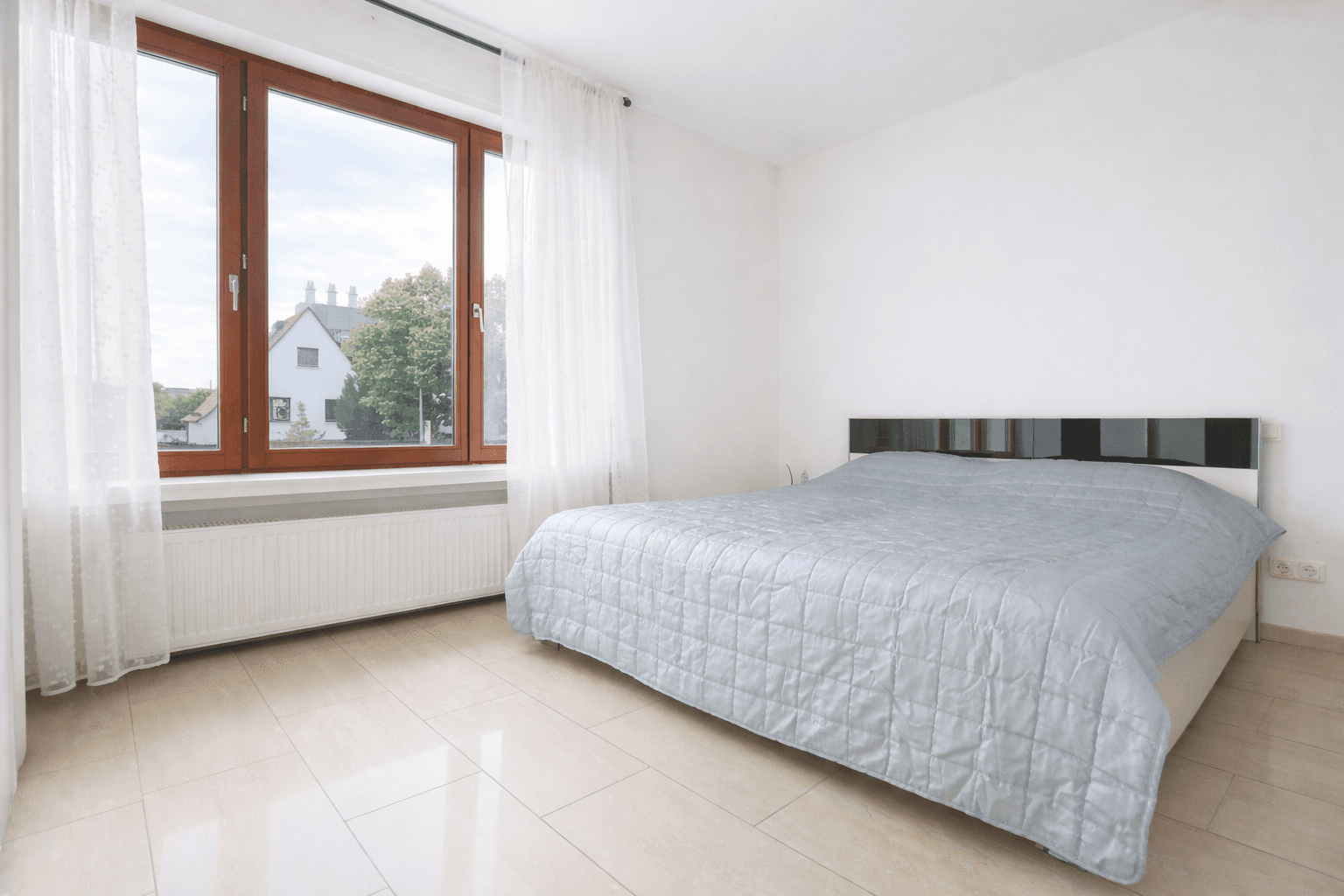 Prodej domu 251 m², pozemek 751 m², Bonhoefferstr.12, Frankfurt am Main, Hessen Prodej domu 251 m², pozemek 751 m², Bonhoefferstr.12, Frankfurt am Main, Hessen