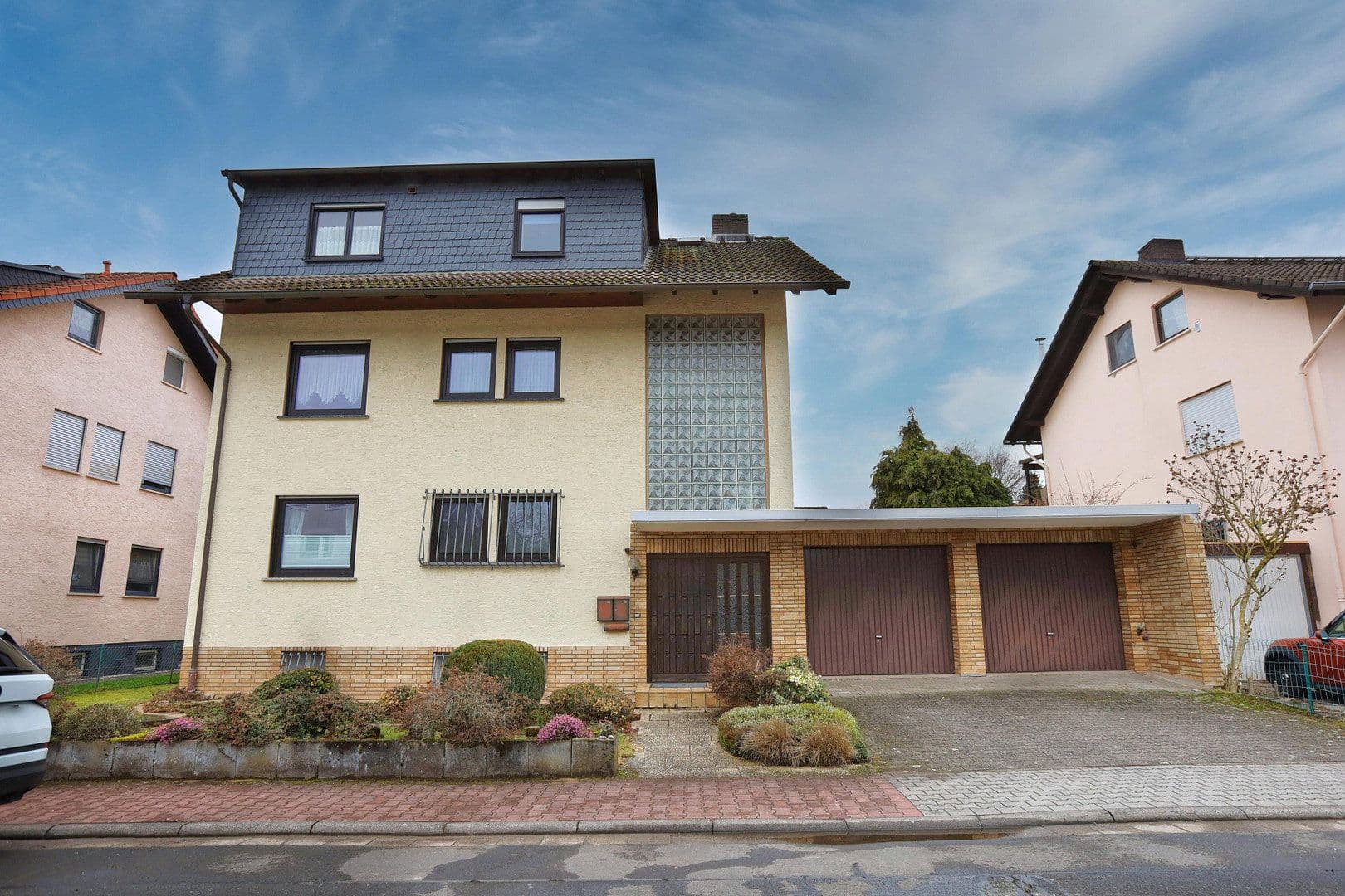 Prodej domu 190 m², pozemek 680 m², Bonhoefferstr.12, Bruchköbel, Hessen Prodej domu 190 m², pozemek 680 m², Bonhoefferstr.12, Bruchköbel, Hessen