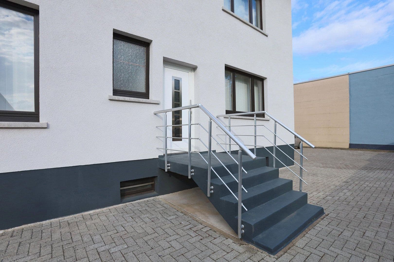 Prodej domu 251 m², pozemek 751 m², Bonhoefferstr.12, Frankfurt am Main, Hessen Prodej domu 251 m², pozemek 751 m², Bonhoefferstr.12, Frankfurt am Main, Hessen