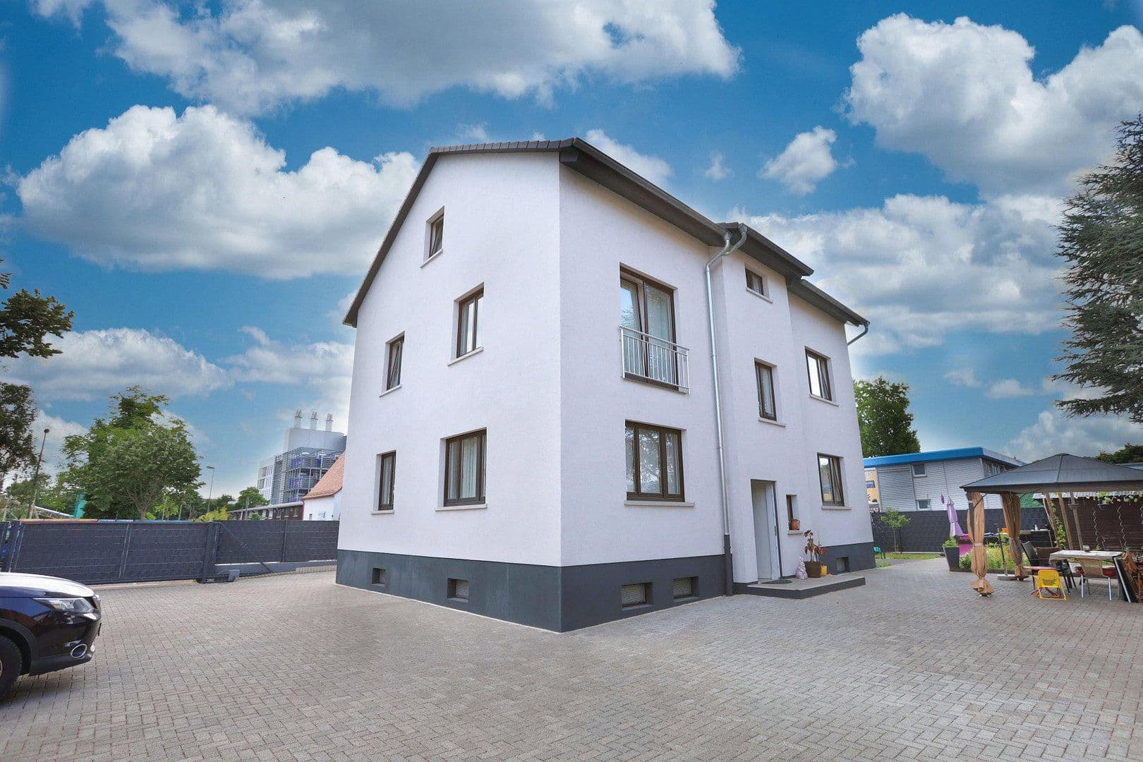 Prodej domu 251 m², pozemek 751 m², Bonhoefferstr.12, Frankfurt am Main, Hessen Prodej domu 251 m², pozemek 751 m², Bonhoefferstr.12, Frankfurt am Main, Hessen