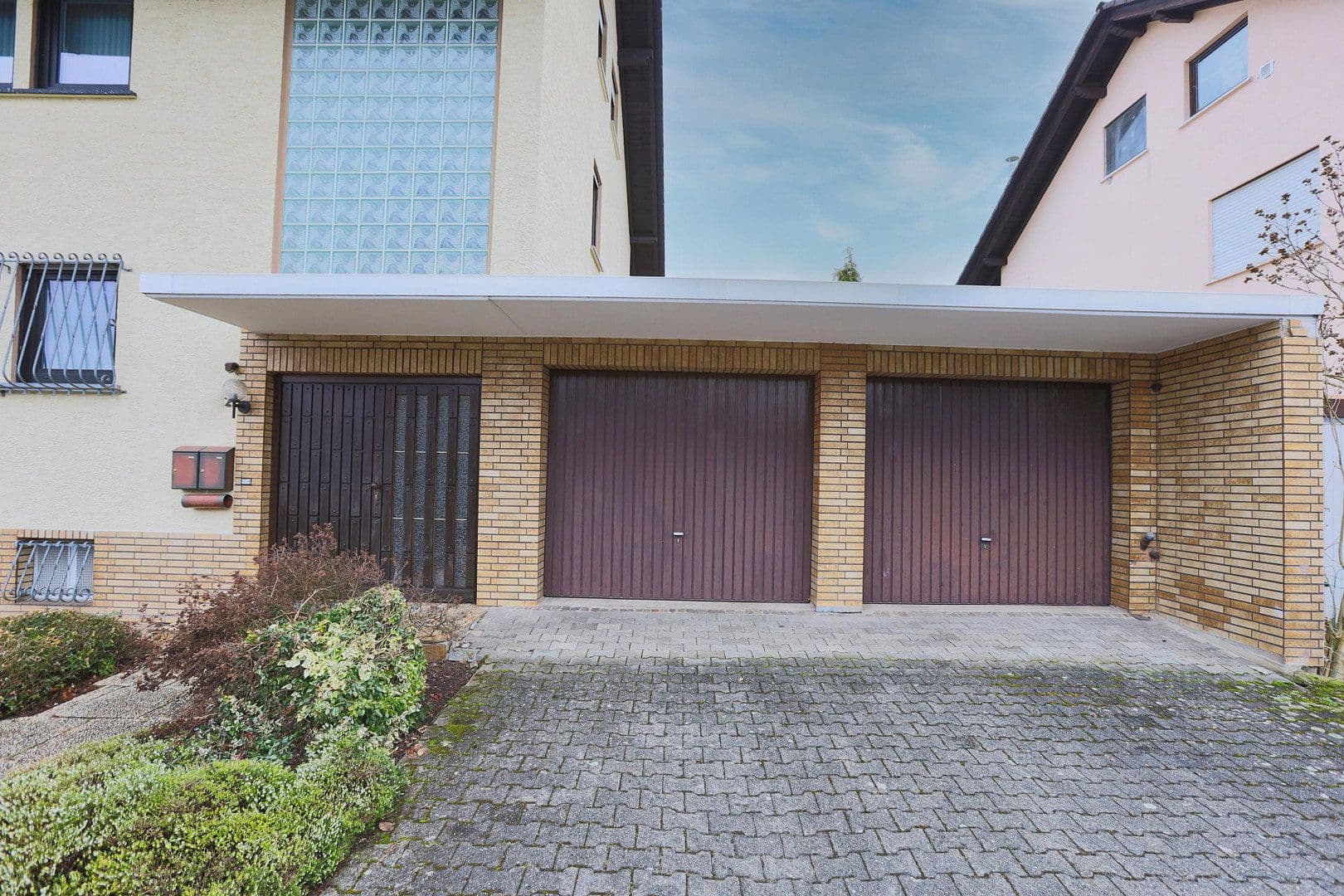Prodej domu 190 m², pozemek 680 m², Bonhoefferstr.12, Bruchköbel, Hessen Prodej domu 190 m², pozemek 680 m², Bonhoefferstr.12, Bruchköbel, Hessen