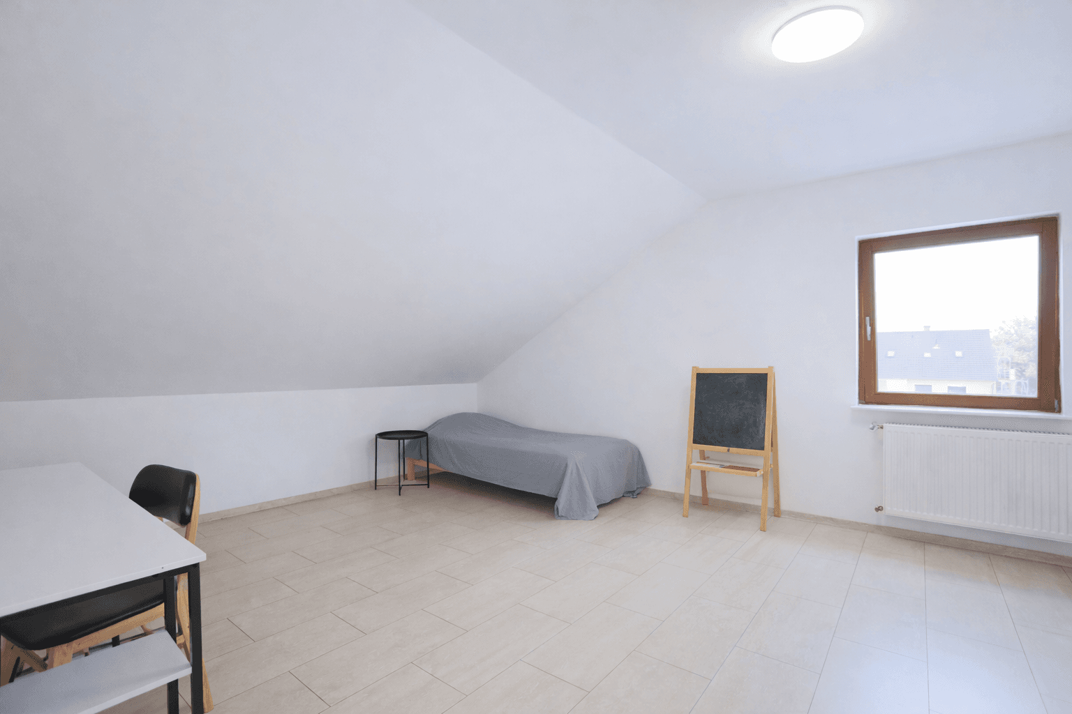 Prodej domu 251 m², pozemek 751 m², Bonhoefferstr.12, Frankfurt am Main, Hessen Prodej domu 251 m², pozemek 751 m², Bonhoefferstr.12, Frankfurt am Main, Hessen