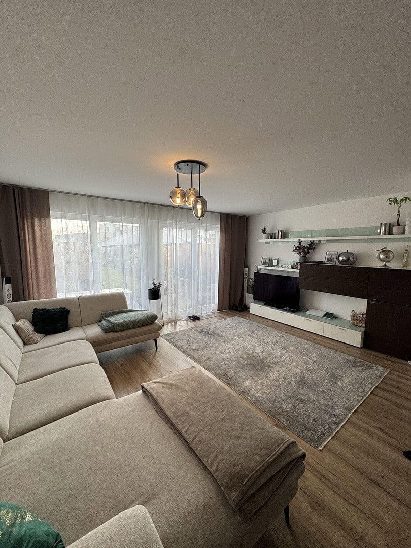 Pronájem domu 156 m², pozemek 256 m², James-Monroe-Ring 156, Mannheim, Bádensko-Württembersko Pronájem domu 156 m², pozemek 256 m², James-Monroe-Ring 156, Mannheim, Bádensko-Württembersko
