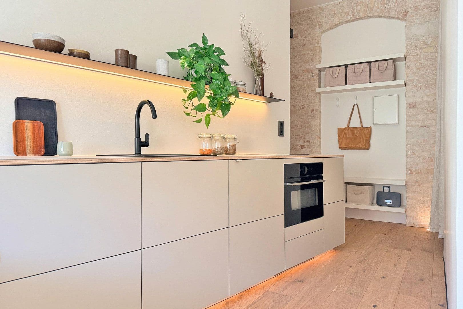 Prodej bytu 1+1 43 m², Berlin, Berlín Prodej bytu 1+1 43 m², Berlin, Berlín