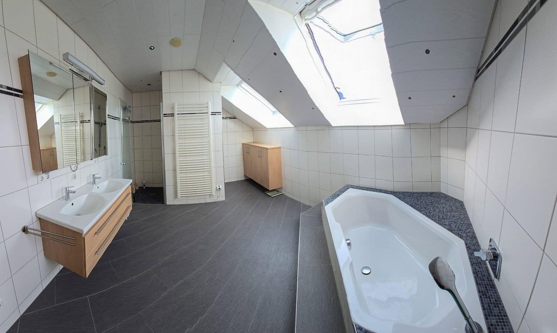 Prodej domu 260 m², pozemek 620 m², Dettenheim, Bádensko-Württembersko Prodej domu 260 m², pozemek 620 m², Dettenheim, Bádensko-Württembersko