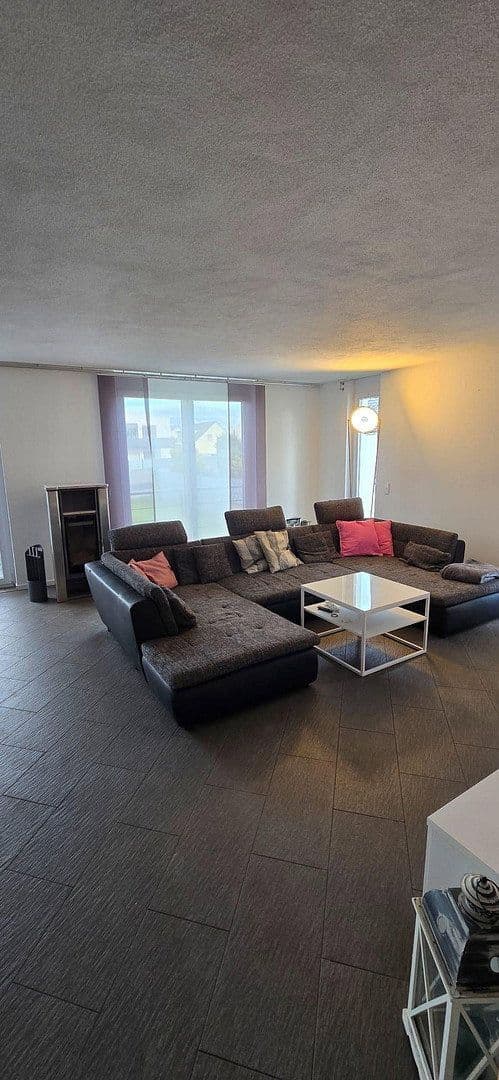 Prodej domu 260 m², pozemek 620 m², Dettenheim, Bádensko-Württembersko Prodej domu 260 m², pozemek 620 m², Dettenheim, Bádensko-Württembersko