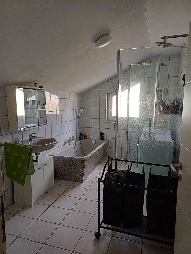 Prodej bytu 2+1 69 m², Eich, Porýní-Falc Prodej bytu 2+1 69 m², Eich, Porýní-Falc