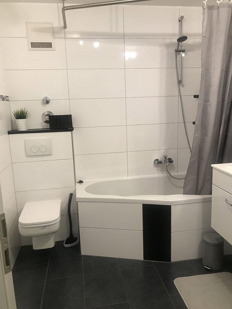 Pronájem bytu 3+kk 85 m², Schwarzwaldstraße 6, Bietigheim-Bissingen, Bádensko-Württembersko Pronájem bytu 3+kk 85 m², Schwarzwaldstraße 6, Bietigheim-Bissingen, Bádensko-Württembersko