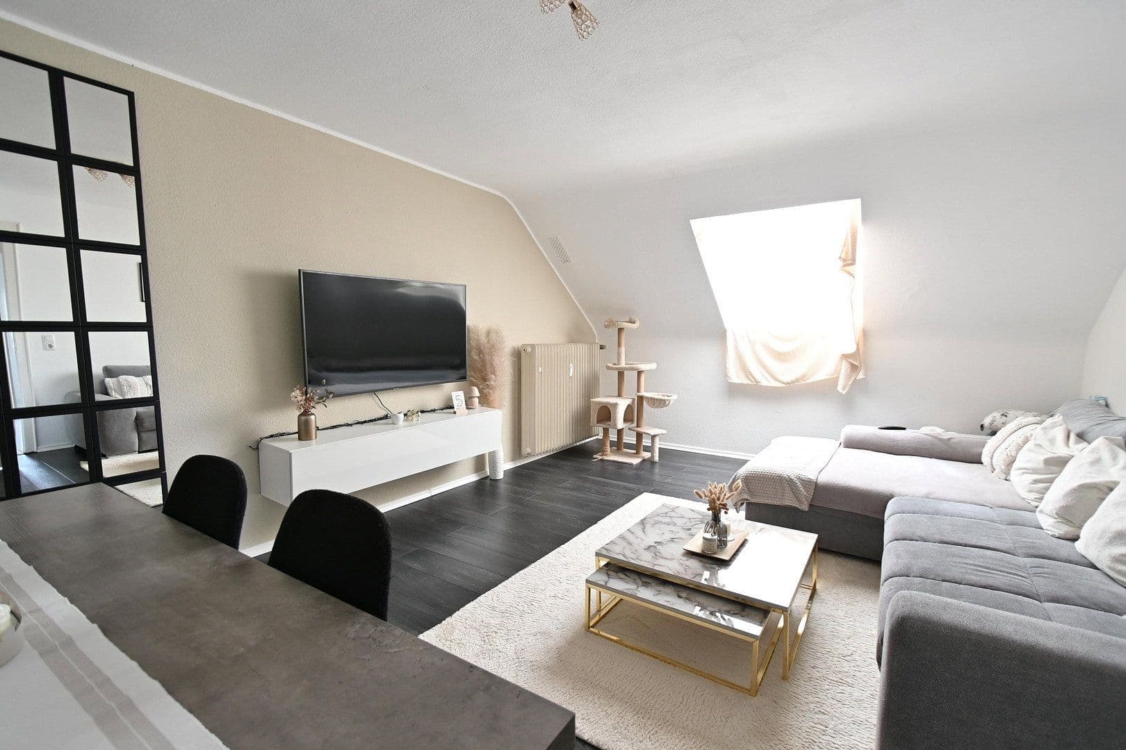 Pronájem bytu 3+1 60 m², Frankfurter Str.98, Köln, Severní Porýní-Vestfálsko Pronájem bytu 3+1 60 m², Frankfurter Str.98, Köln, Severní Porýní-Vestfálsko