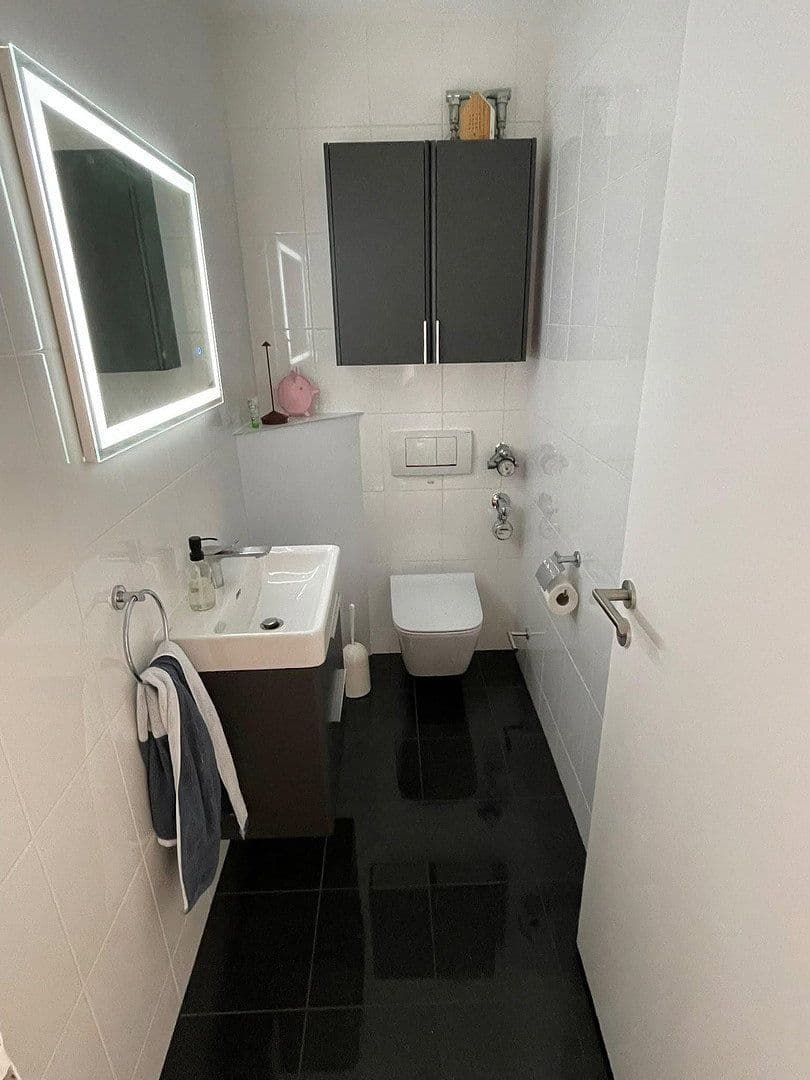 Prodej bytu 4+1 122 m², Berlin, Berlín Prodej bytu 4+1 122 m², Berlin, Berlín