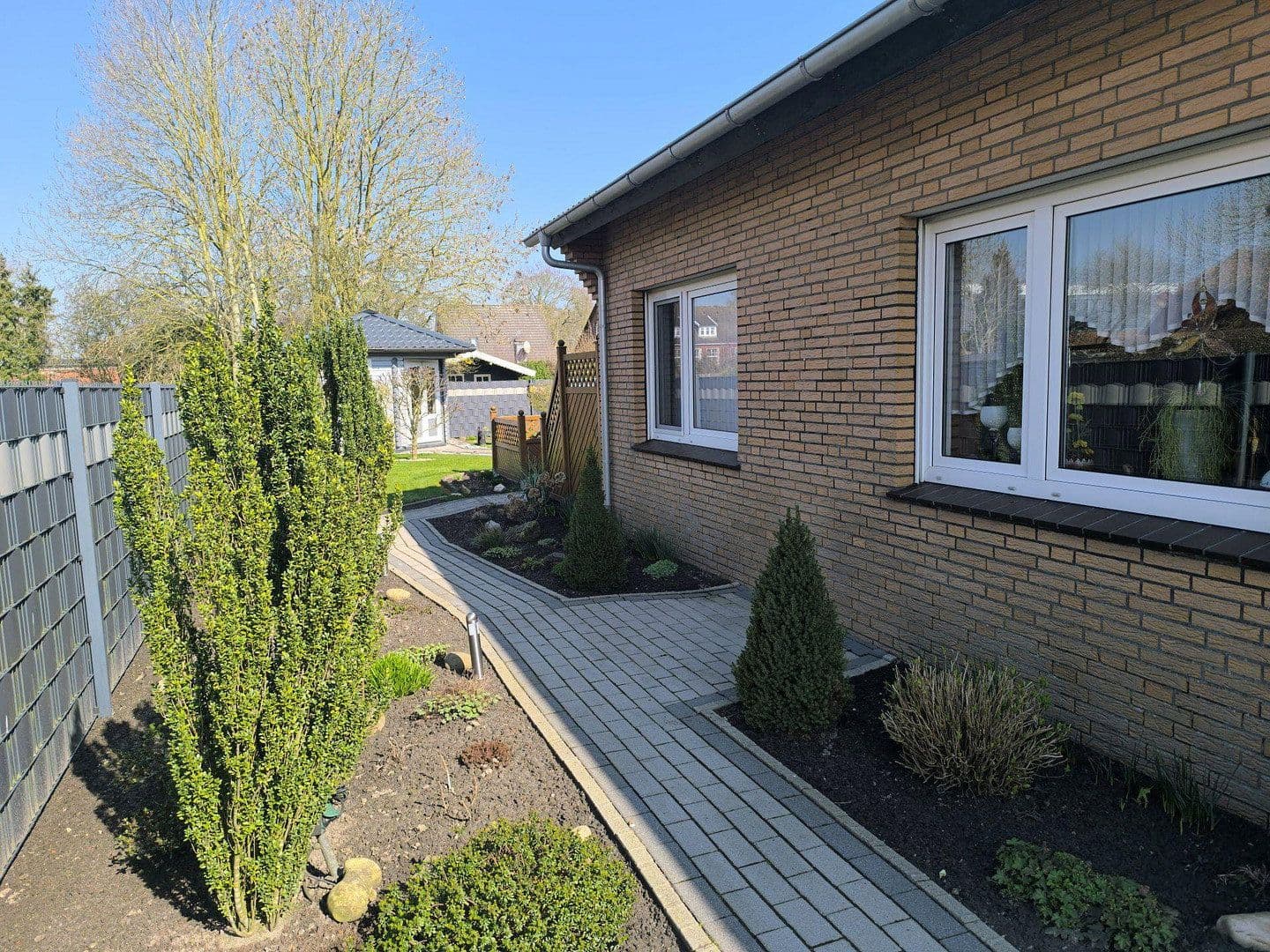 Prodej domu 160 m², pozemek 726 m², Jemgum, Dolní Sasko Prodej domu 160 m², pozemek 726 m², Jemgum, Dolní Sasko