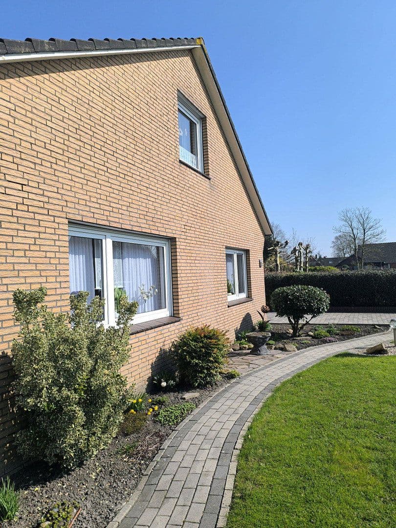 Prodej domu 160 m², pozemek 726 m², Jemgum, Dolní Sasko Prodej domu 160 m², pozemek 726 m², Jemgum, Dolní Sasko