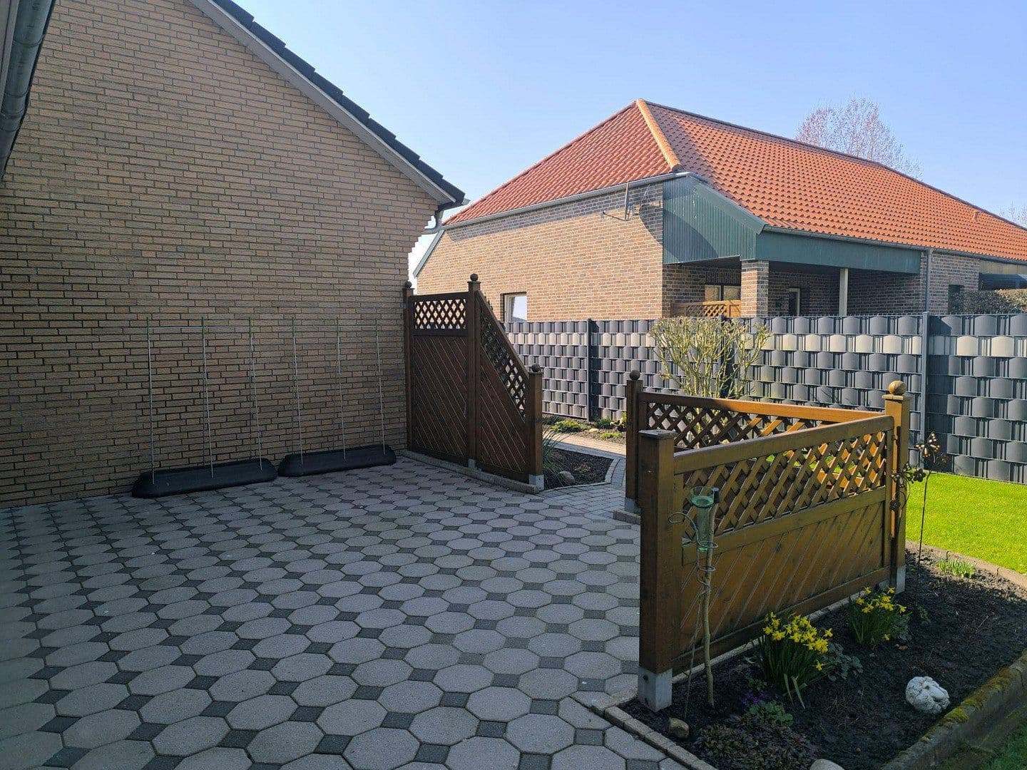 Prodej domu 160 m², pozemek 726 m², Jemgum, Dolní Sasko Prodej domu 160 m², pozemek 726 m², Jemgum, Dolní Sasko