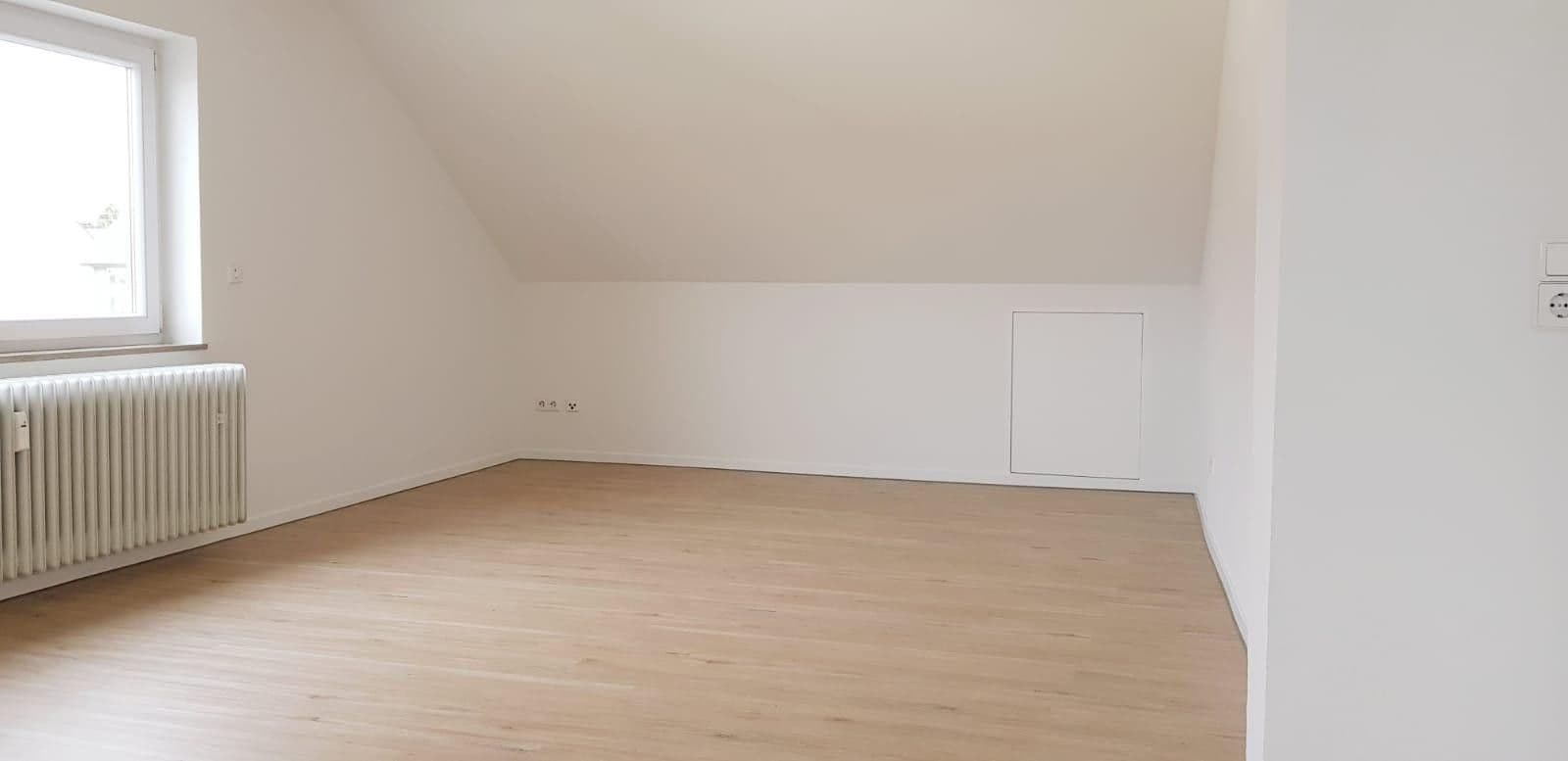 Pronájem bytu 3+kk 95 m², Egerländer Str. 23, Schwäbisch Gmünd, Bádensko-Württembersko Pronájem bytu 3+kk 95 m², Egerländer Str. 23, Schwäbisch Gmünd, Bádensko-Württembersko