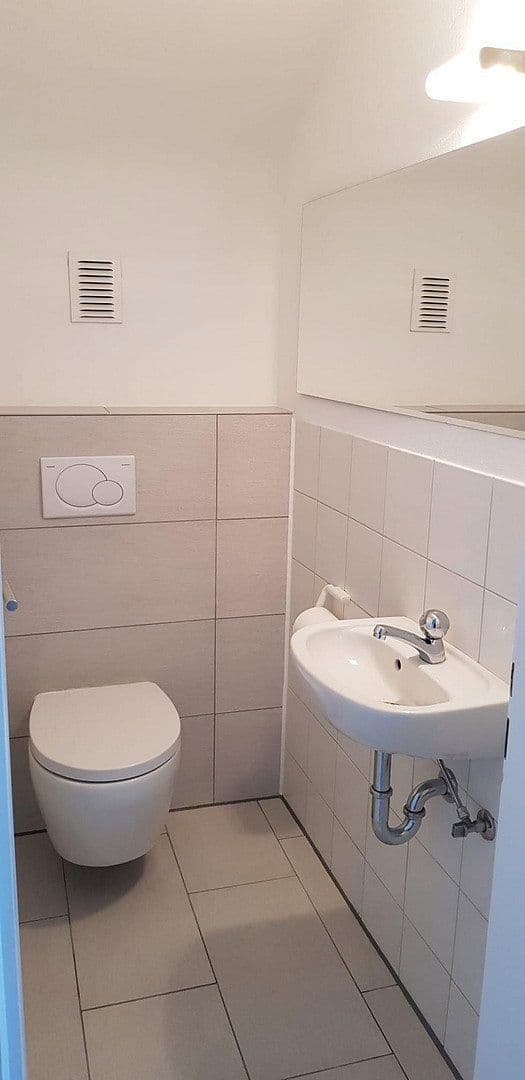 Pronájem bytu 3+kk 95 m², Egerländer Str. 23, Schwäbisch Gmünd, Bádensko-Württembersko Pronájem bytu 3+kk 95 m², Egerländer Str. 23, Schwäbisch Gmünd, Bádensko-Württembersko