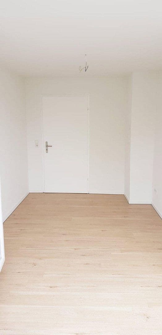 Pronájem bytu 3+kk 95 m², Egerländer Str. 23, Schwäbisch Gmünd, Bádensko-Württembersko Pronájem bytu 3+kk 95 m², Egerländer Str. 23, Schwäbisch Gmünd, Bádensko-Württembersko