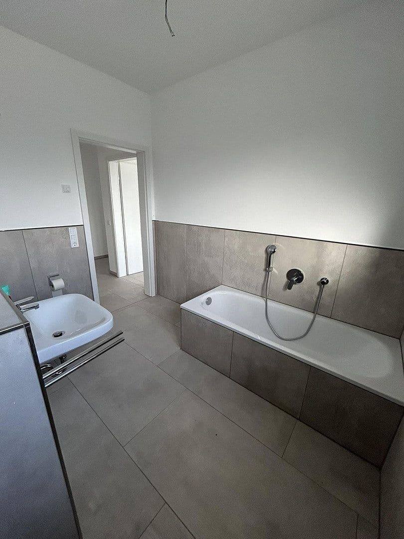 Prodej bytu 3+1 107 m², weiße Erde 4, Euskirchen, Severní Porýní-Vestfálsko Prodej bytu 3+1 107 m², weiße Erde 4, Euskirchen, Severní Porýní-Vestfálsko
