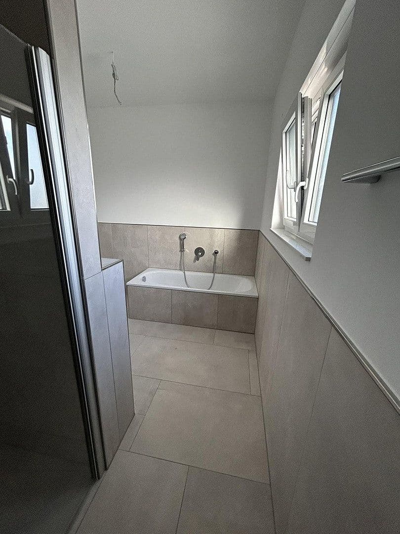 Prodej bytu 3+1 107 m², weiße Erde 4, Euskirchen, Severní Porýní-Vestfálsko Prodej bytu 3+1 107 m², weiße Erde 4, Euskirchen, Severní Porýní-Vestfálsko