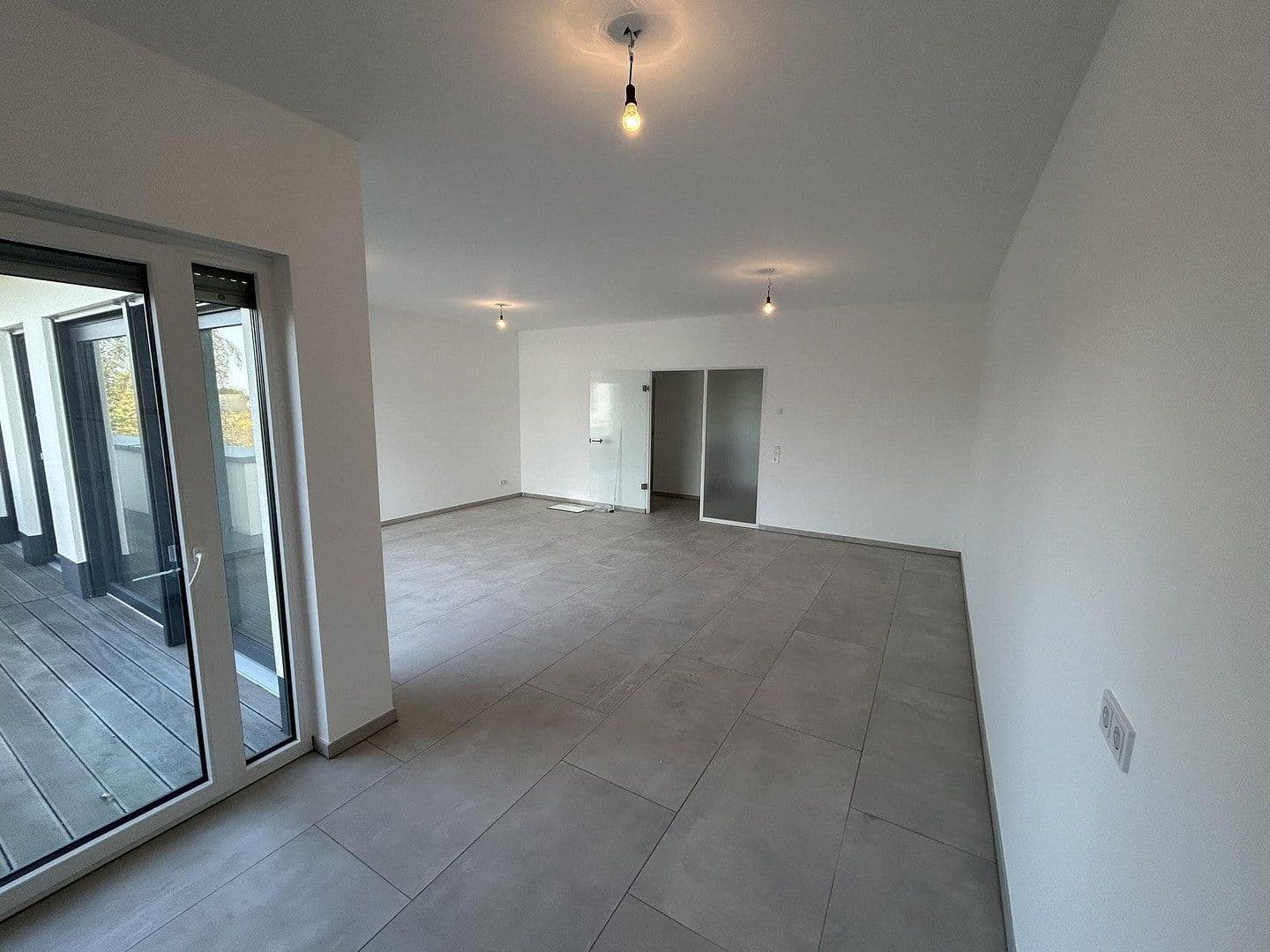 Prodej bytu 3+1 107 m², weiße Erde 4, Euskirchen, Severní Porýní-Vestfálsko Prodej bytu 3+1 107 m², weiße Erde 4, Euskirchen, Severní Porýní-Vestfálsko