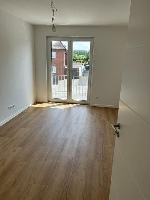 Pronájem domu 189 m², pozemek 199 m², Rheydter Straße 176 a, Korschenbroich, Severní Porýní-Vestfálsko Pronájem domu 189 m², pozemek 199 m², Rheydter Straße 176 a, Korschenbroich, Severní Porýní-Vestfálsko