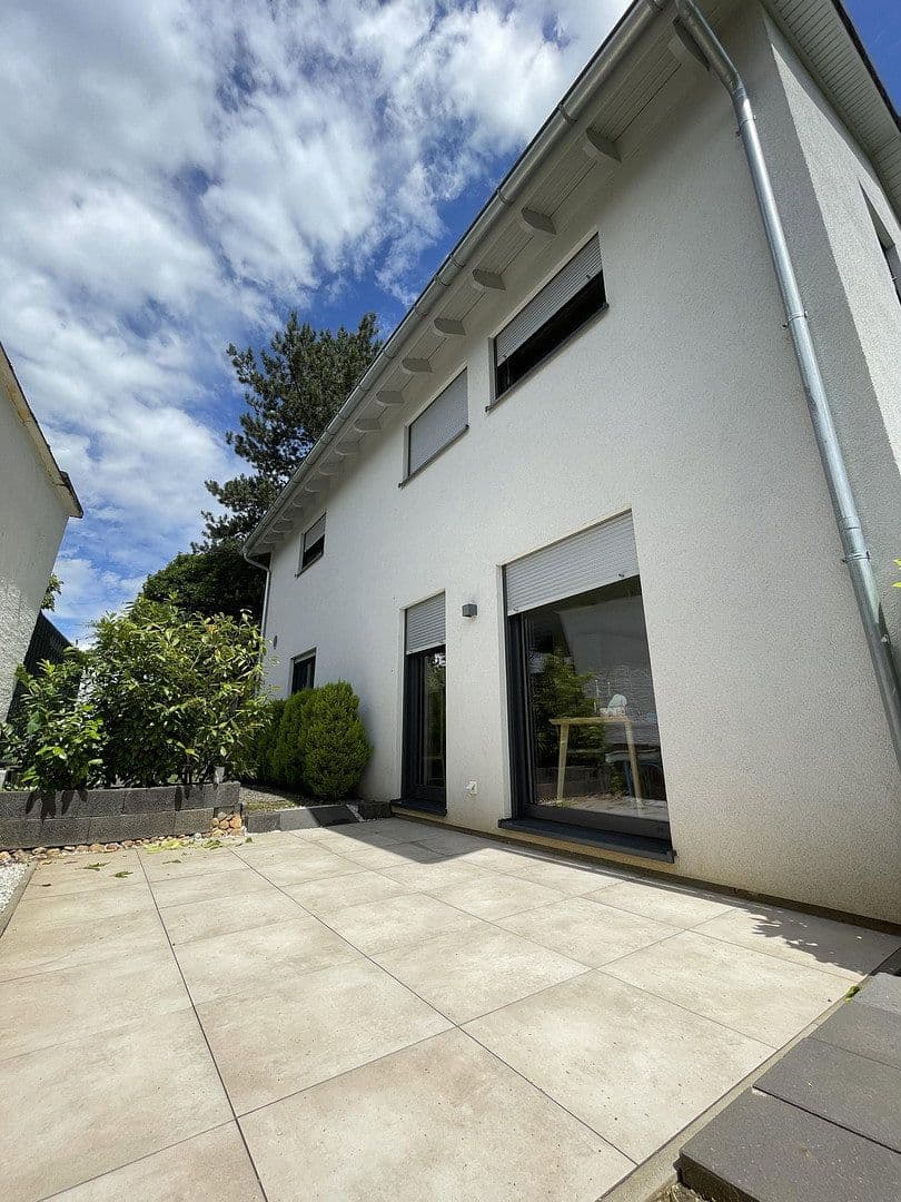 Prodej domu 110 m², pozemek 342 m², Sankt Augustin, Severní Porýní-Vestfálsko Prodej domu 110 m², pozemek 342 m², Sankt Augustin, Severní Porýní-Vestfálsko