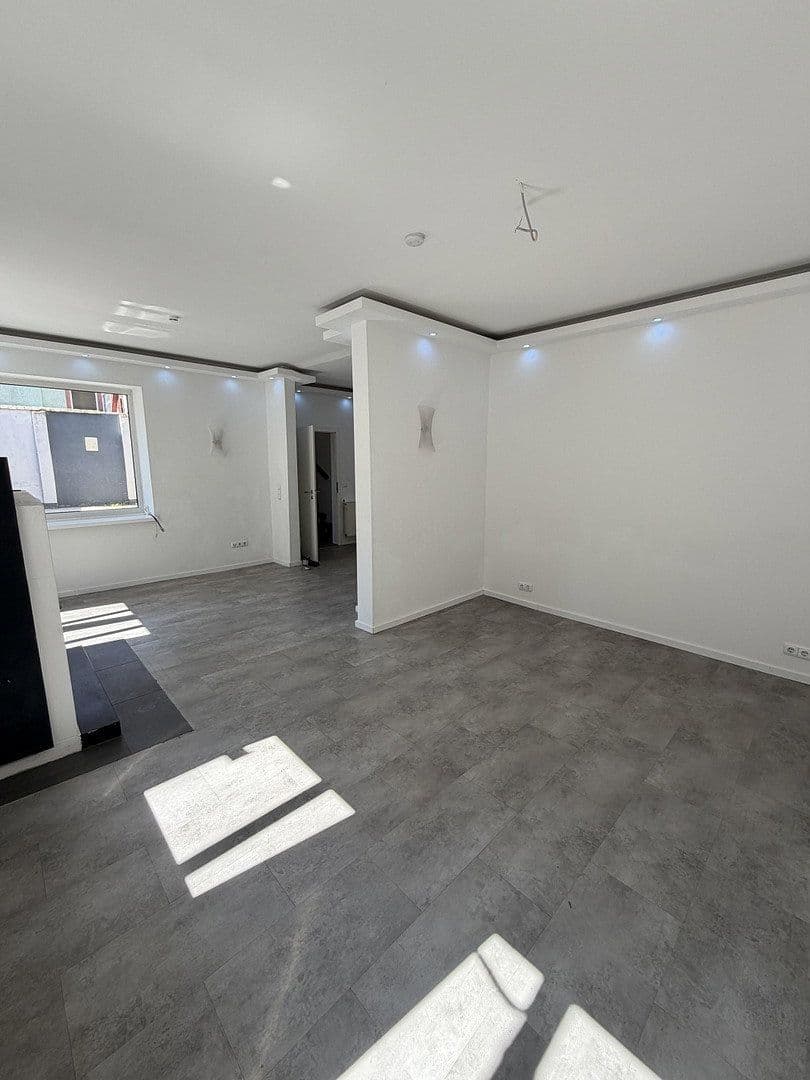 Pronájem domu 165 m², pozemek 225 m², Wielandstr. 4a, Worms, Porýní-Falc Pronájem domu 165 m², pozemek 225 m², Wielandstr. 4a, Worms, Porýní-Falc