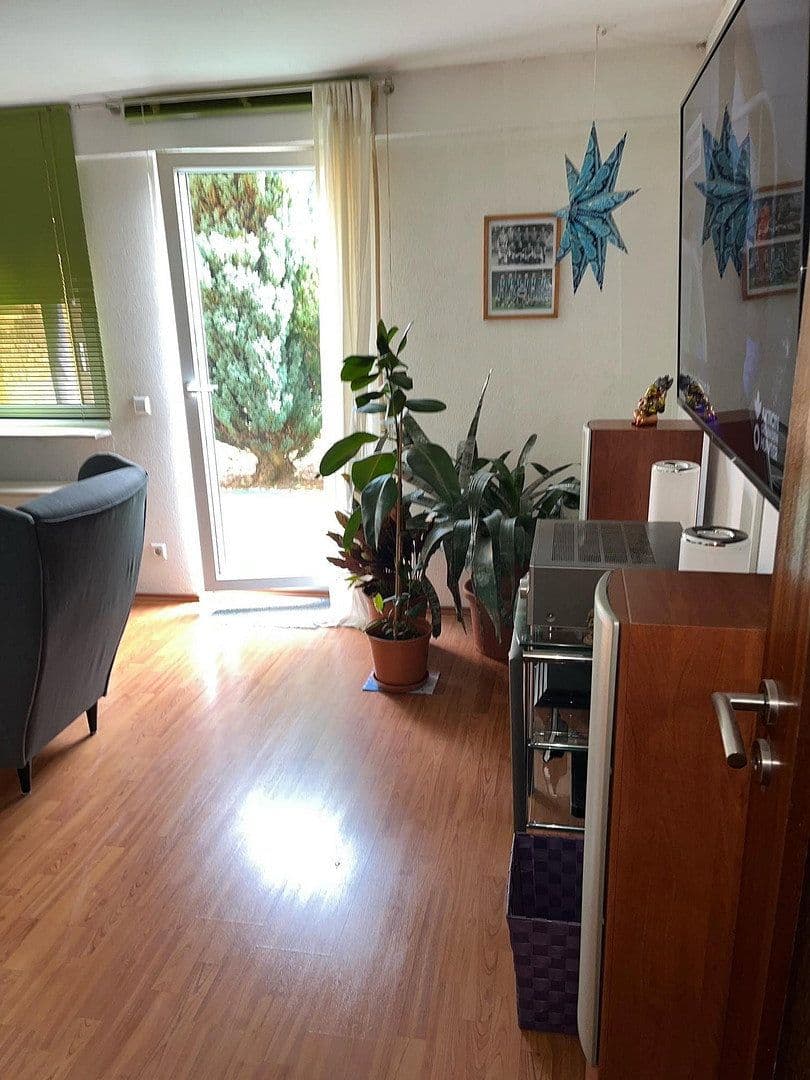 Pronájem bytu 3+1 59 m², Großbottwar, Bádensko-Württembersko Pronájem bytu 3+1 59 m², Großbottwar, Bádensko-Württembersko
