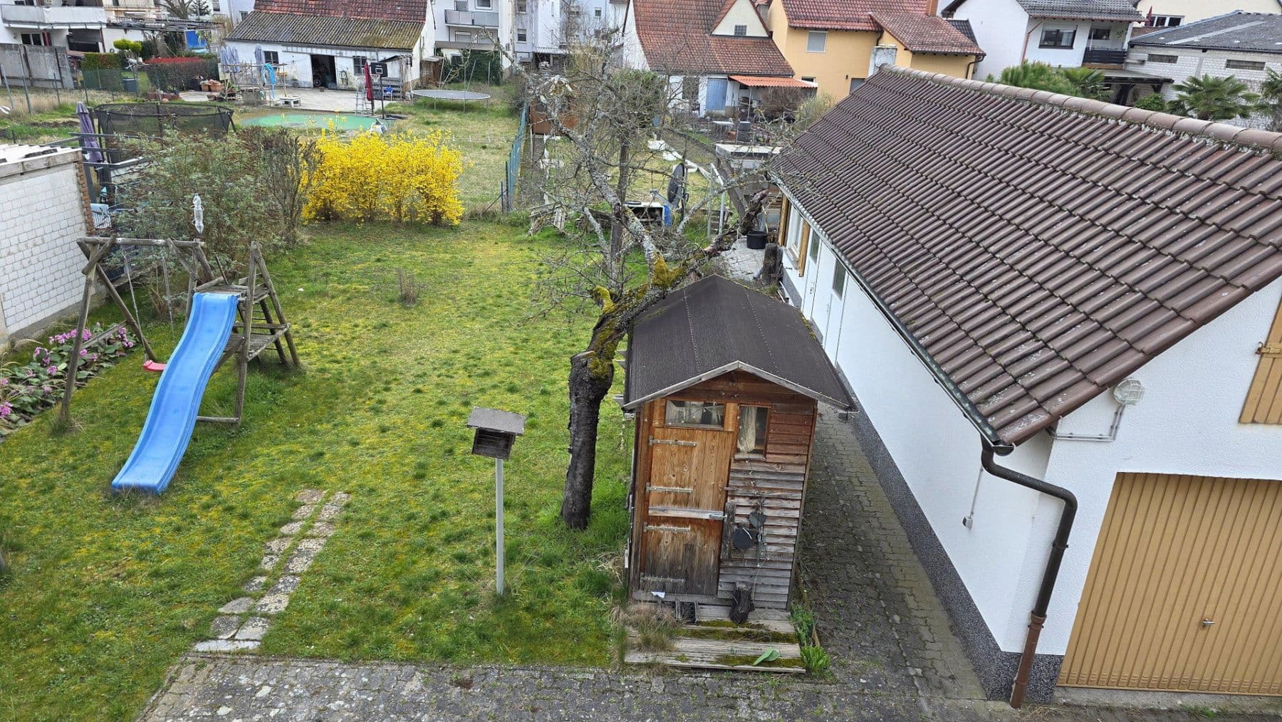 Pronájem bytu 3+1 81 m², Schifferstadt, Porýní-Falc Pronájem bytu 3+1 81 m², Schifferstadt, Porýní-Falc